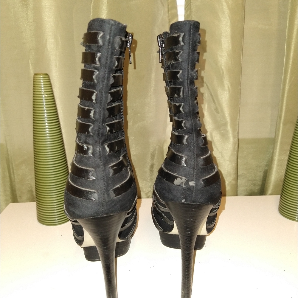 Boots - Picture 5 of 6